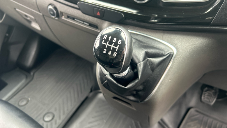 Ford Transit Custom 320 L2 Diesel Fwd 2.0 EcoBlue 130ps Low Roof Limited Van